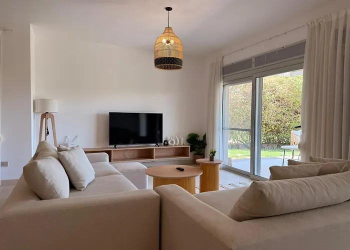Spacious 3br Einbay With Terrace & Views * عين السخنة