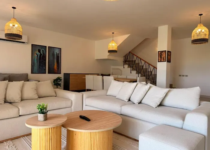 Spacious 3br Einbay With Terrace & Views عين السخنة