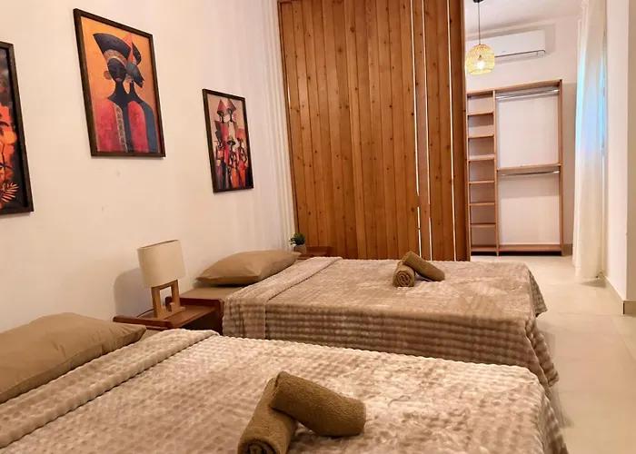 فيلة Spacious 3br Einbay With Terrace & Views *